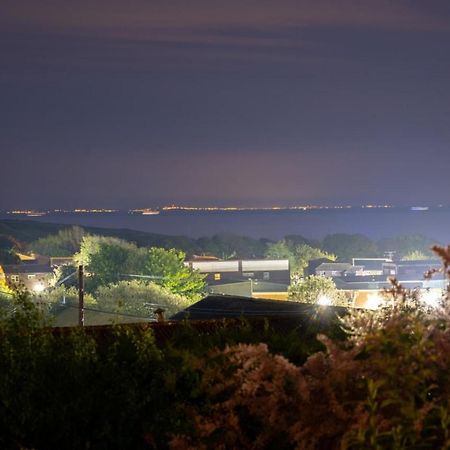 Bijou Annexe, Sea View, Private Entrance & Parking - Folkestone Hotel Bagian luar foto