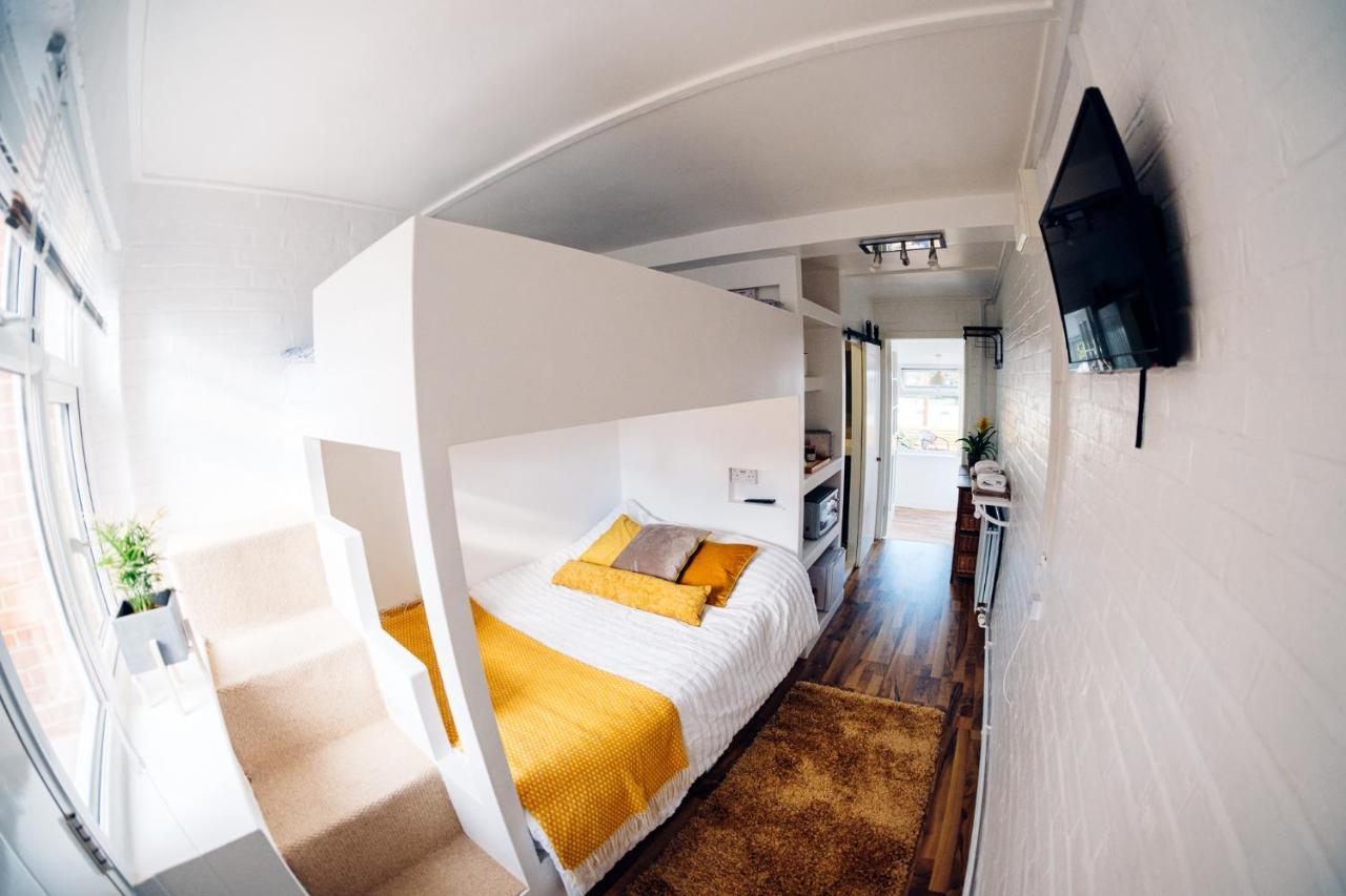 Bijou Annexe, Sea View, Private Entrance & Parking - Folkestone Hotel Bagian luar foto