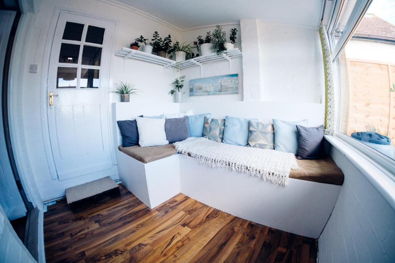 Bijou Annexe, Sea View, Private Entrance & Parking - Folkestone Hotel Bagian luar foto