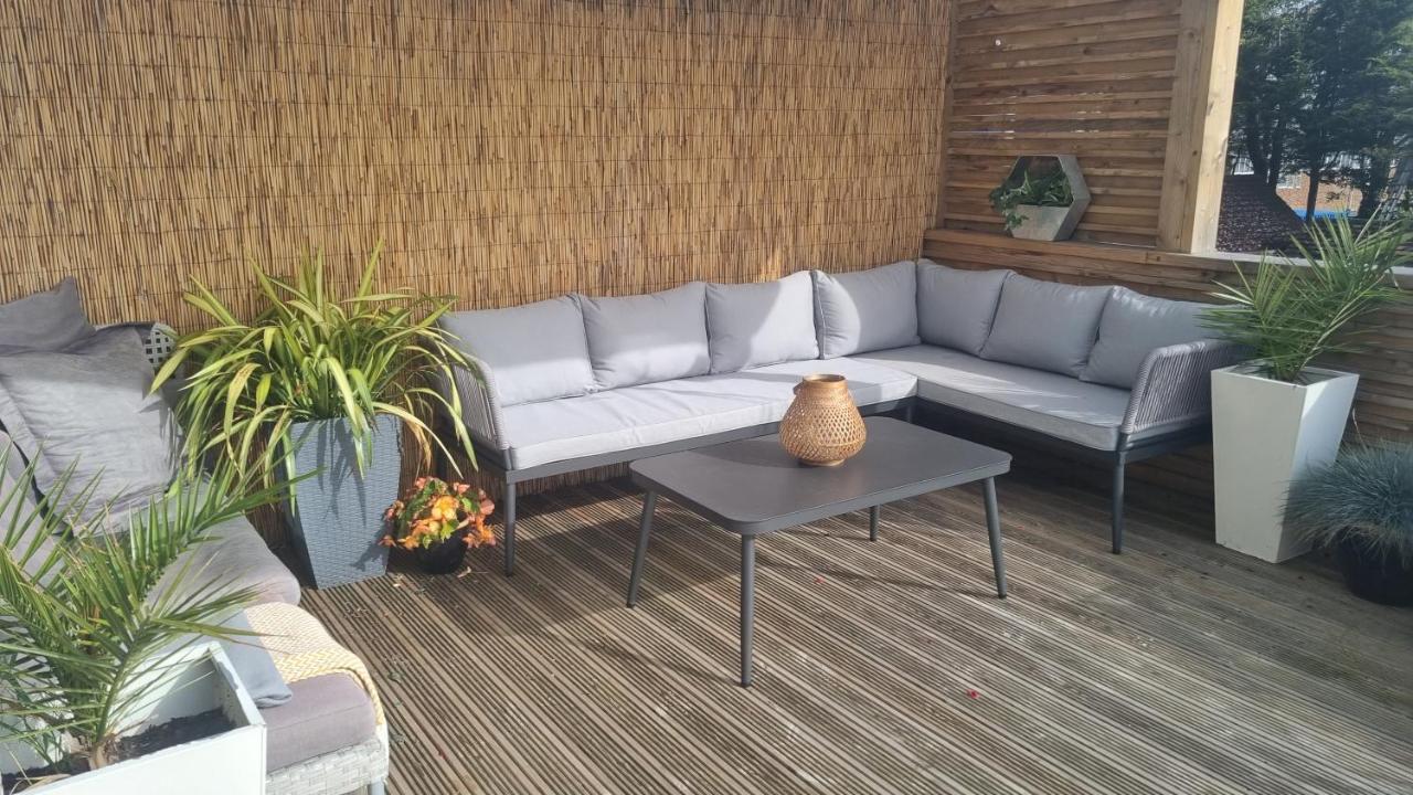Bijou Annexe, Sea View, Private Entrance & Parking - Folkestone Hotel Bagian luar foto