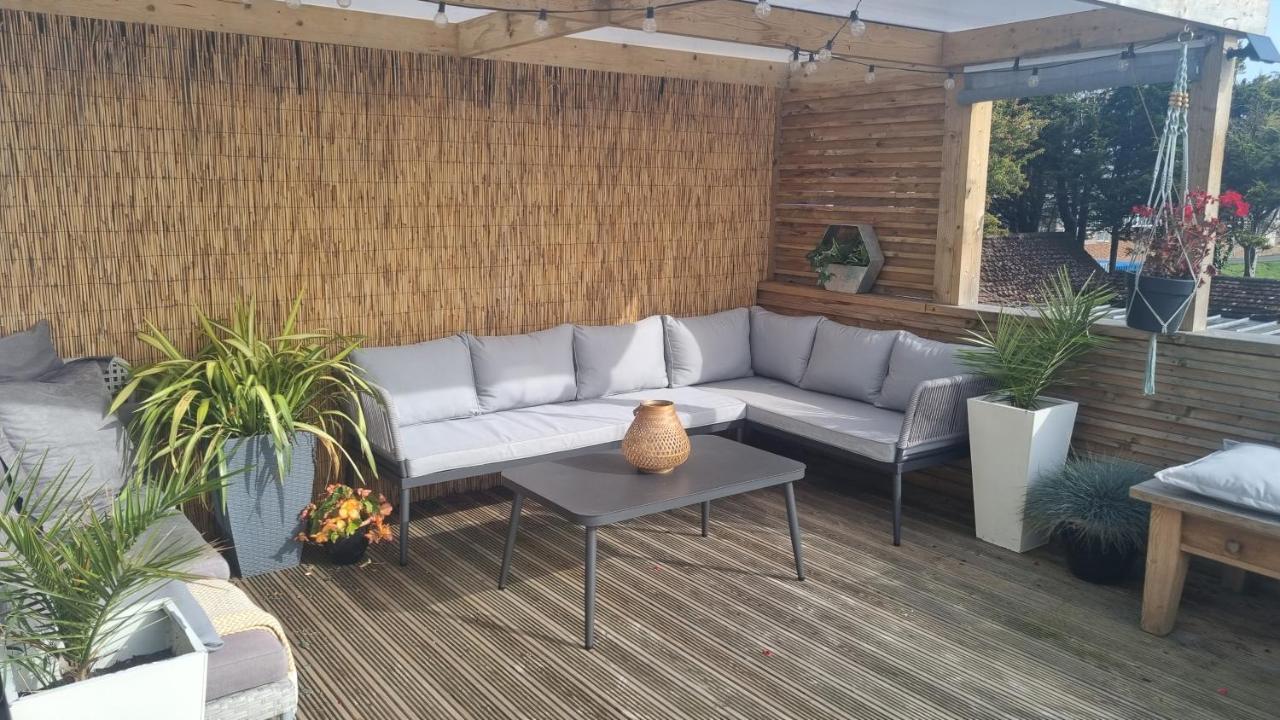 Bijou Annexe, Sea View, Private Entrance & Parking - Folkestone Hotel Bagian luar foto